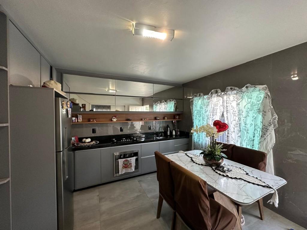 Casa em Alto Aririú, Palhoça. 3 quartos, 210m². Imagem 2 de 14